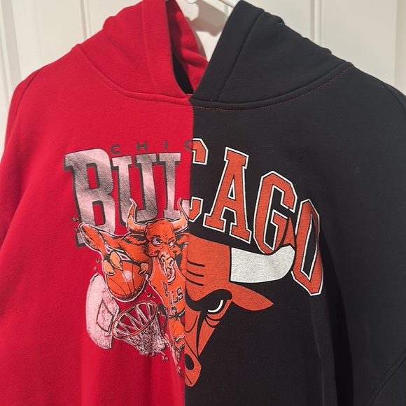 Hollister Chicago Bulls Graphic Hoodie NWOT 🔥 - Picture 2 of 5
